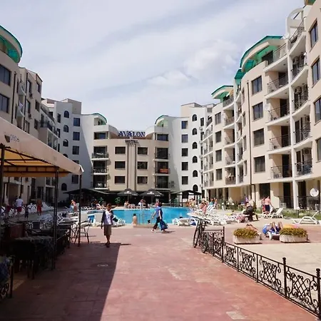 Sunny Avalon Слънчев бряг