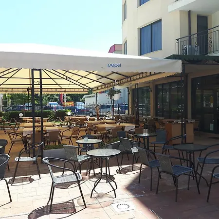 Sunny Avalon *